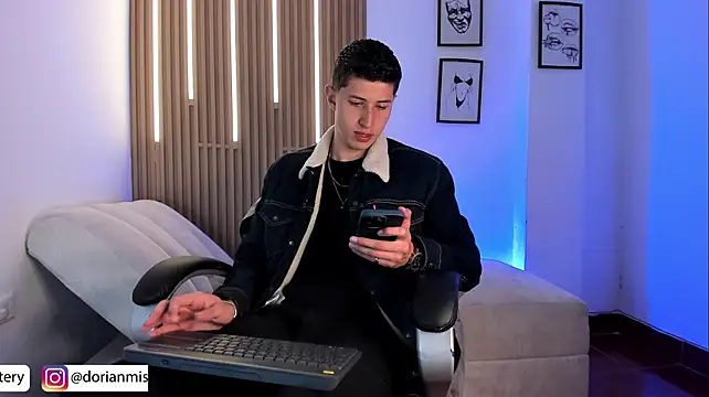 Dorianmistery2322_ Show Webcam