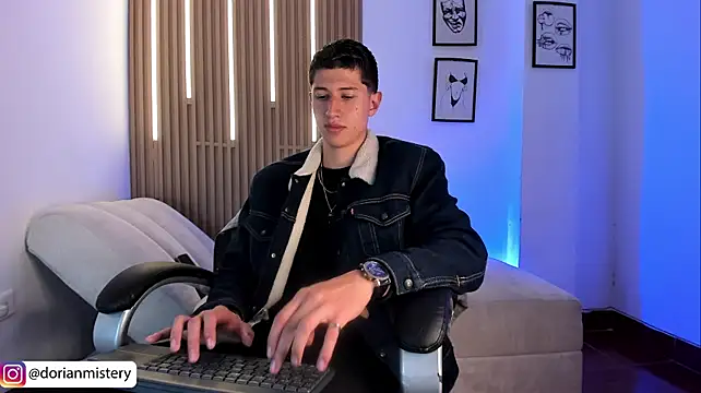 Dorianmistery2322_ Show Webcam