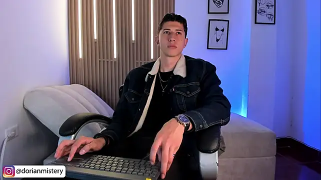 Dorianmistery2322_ Adlı Modelin Web Kamerası Şovu