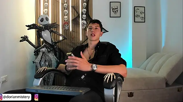 Dorianmistery2322_ – Naživo XXX chat