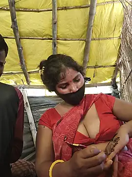 הופעת וובקאם של Indiandesicouple155