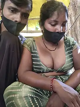 Show modela Desi77 na web-kameri