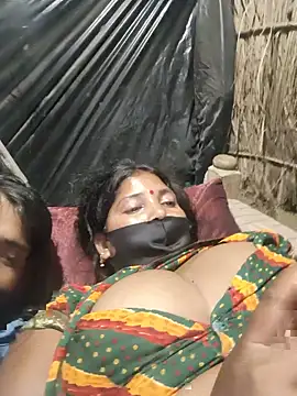 Desi77 Show in webcam