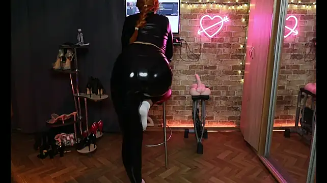 Chatroom XXX en direct de JosephinaBlack