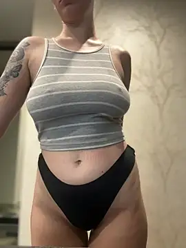 Show modela mc-Barbaraa na web-kameri