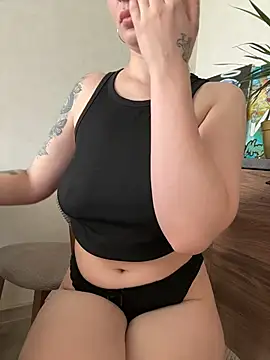 Show modela mc-Barbaraa na web-kameri