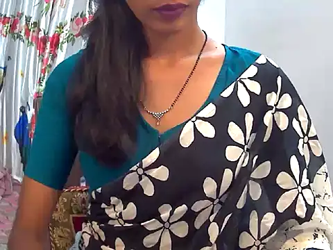 sexy_janu25's Webcam Show