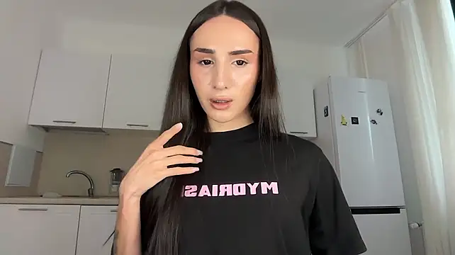 Kim_Oberlin_ Show in webcam