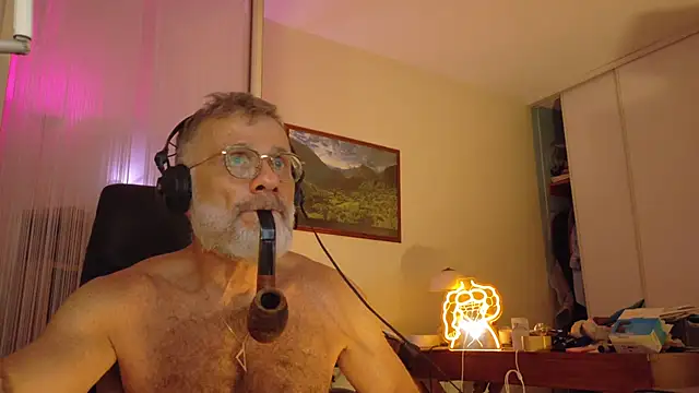 MusclesCigarsFFPig Webcam-Show