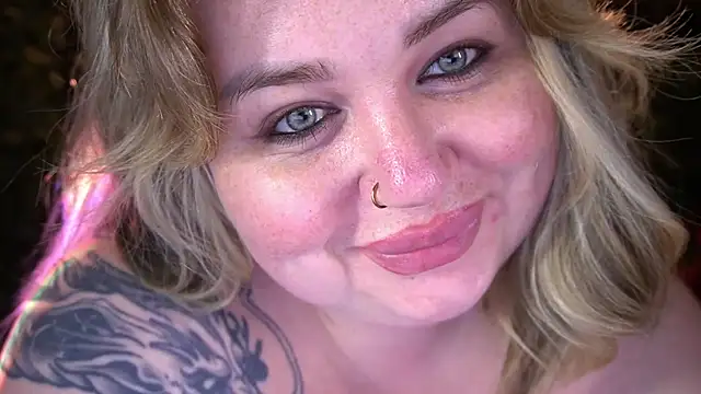ZaraReignn Webcam Show
