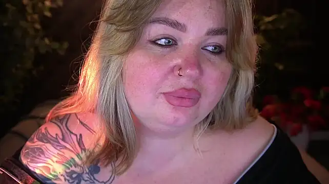 ZaraReignn Webcam-Show