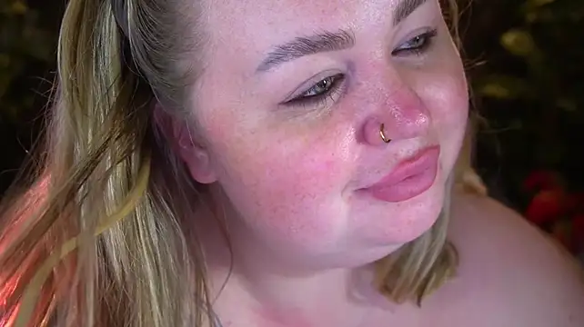 ZaraReignn – webcam-show