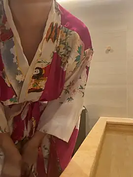 queen__apple 现场XXX聊天