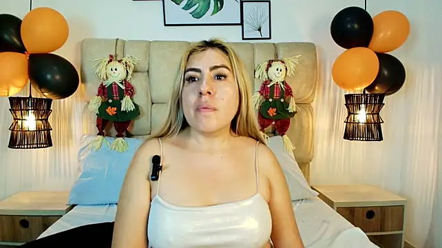 AdharaSmithh Webcam-Show