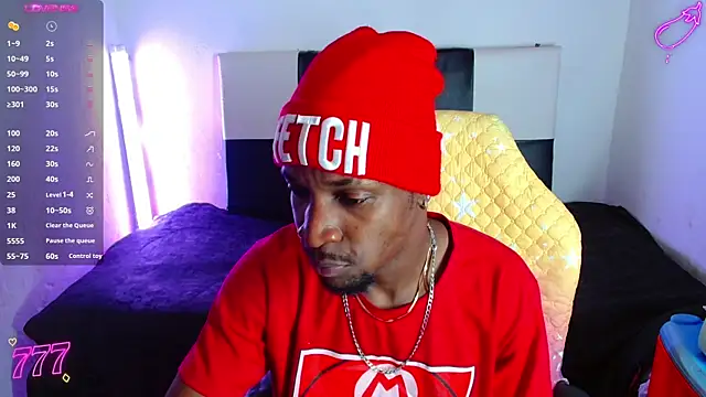 Pokazy przed kamerką – Aroonsexyboy
