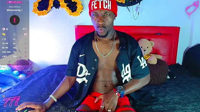 Aroonsexyboy Adlı Modelin Web Kamerası Şovu