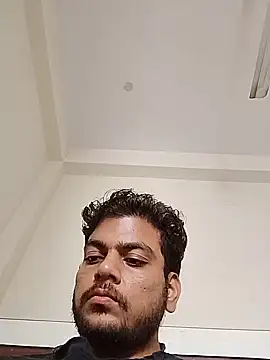 Realcumshow: διαδικτυακό σόου στην κάμερα