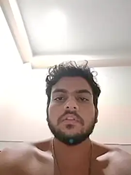 Realcumshow webcam show