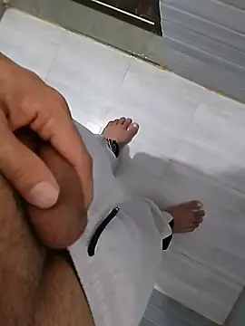הופעת וובקאם של Realcumshow