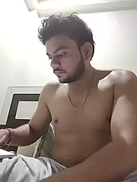 Realcumshow webcam show