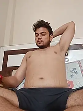 Realcumshow: διαδικτυακό σόου στην κάμερα