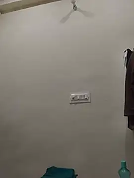 Realcumshow: διαδικτυακό σόου στην κάμερα