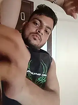 Realcumshow: διαδικτυακό σόου στην κάμερα