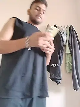 הופעת וובקאם של Realcumshow