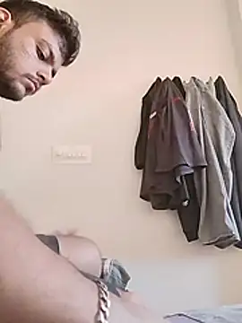 Realcumshow webcam show