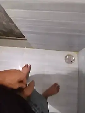 Show modela Realcumshow na web-kameri