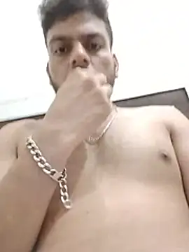 Realcumshow Adlı Modelin Web Kamerası Şovu