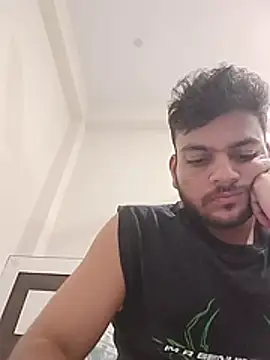 Realcumshow: διαδικτυακό σόου στην κάμερα