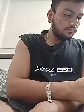 Realcumshow: διαδικτυακό σόου στην κάμερα