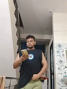 Realcumshow: διαδικτυακό σόου στην κάμερα