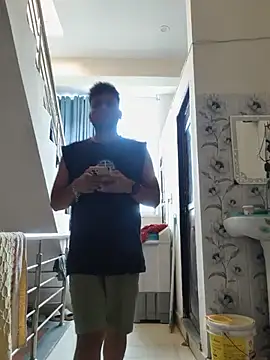Realcumshow Webcam Show