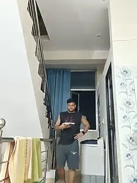Realcumshow webcam show