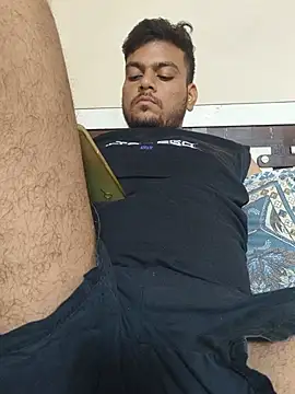 KISHAN_KI_RANDI_BNEGI_KYA: διαδικτυακό σόου στην κάμερα