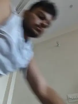 KISHAN_KI_RANDI_BNEGI_KYAn Webbikameraesitys