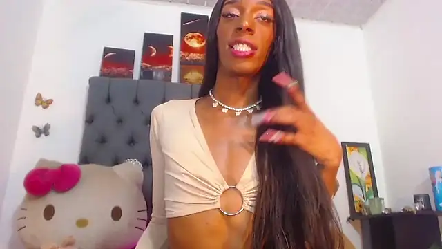 lucianadolll Show in webcam
