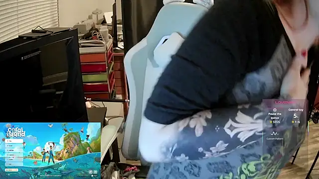 LilyFoxxx's Webcam Show