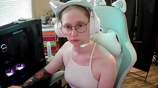 LilyFoxxx Шоу с уебкамера