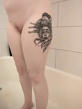 Pokazy przed kamerką – LilyFoxxx