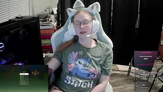 LilyFoxxx: вебкам-шоу