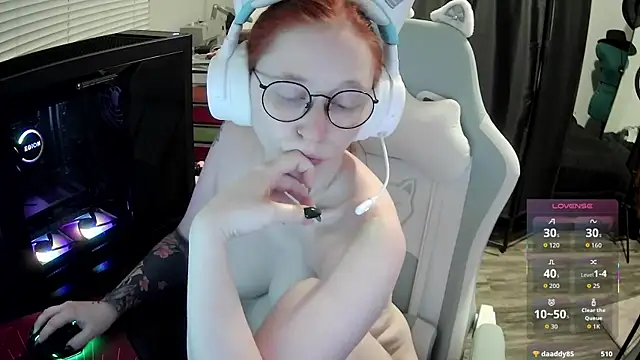 צ'אט XXX בשידור חי של LilyFoxxx