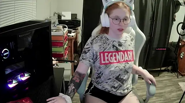 LilyFoxxx's Live XXX Chat