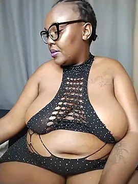 CHERRYYUMMY Adlı Modelin Canlı XXX Sohbeti