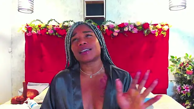 SilvannaFit's Live XXX Chat