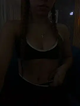 OneInAMillionXXxx Adlı Modelin Canlı XXX Sohbeti