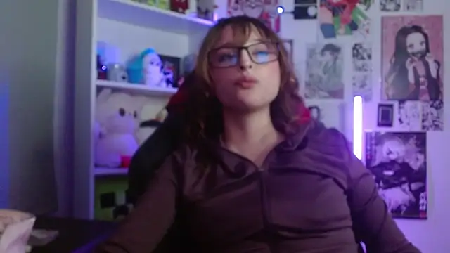 CelesteAyase Adlı Modelin Canlı XXX Sohbeti