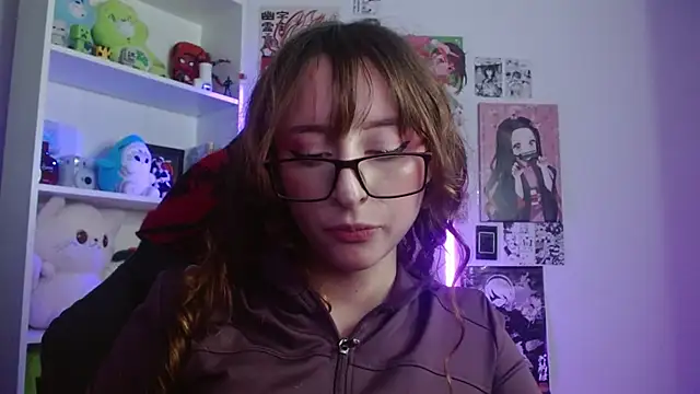 CelesteAyase Adlı Modelin Canlı XXX Sohbeti